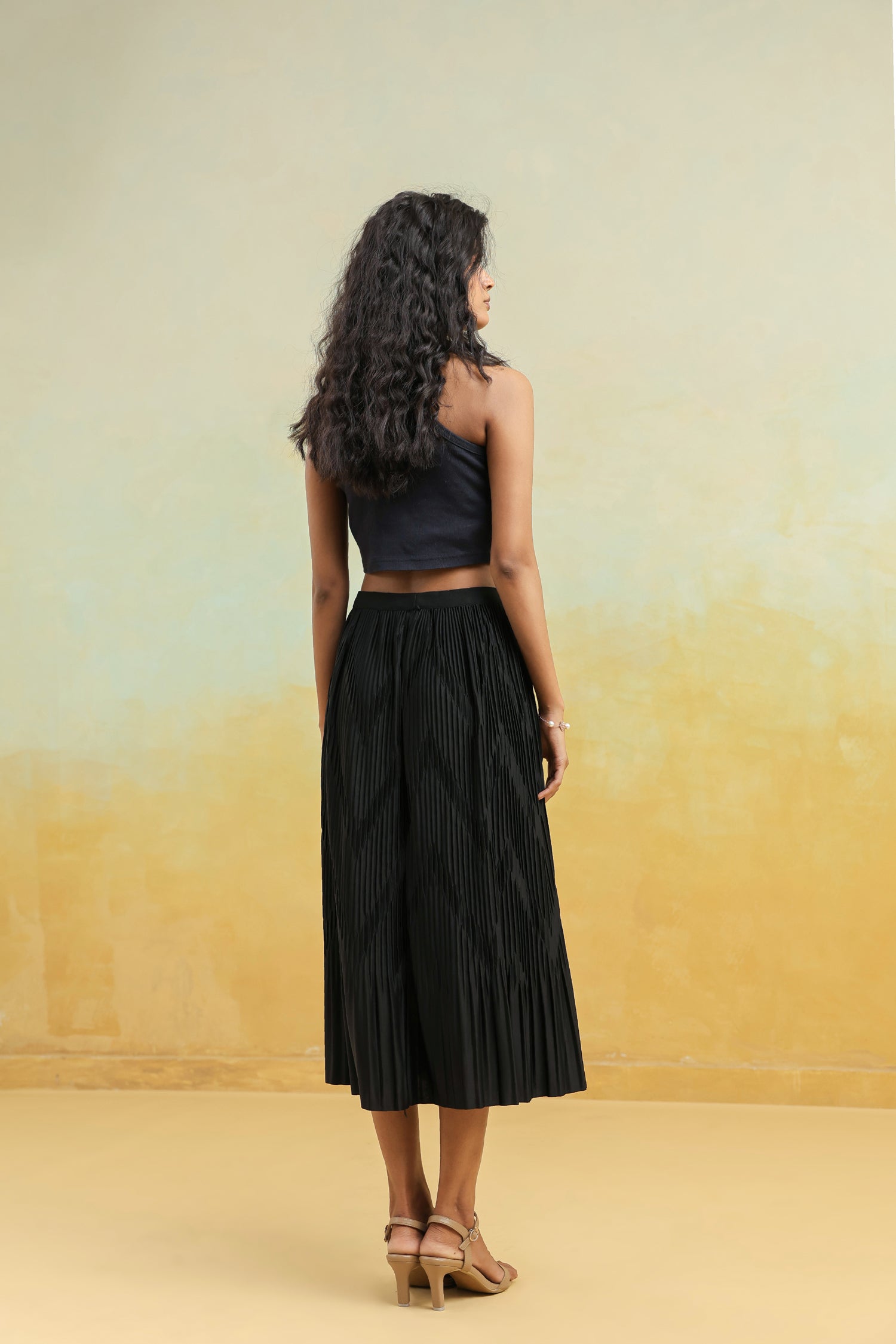 Black Pleated Skirt in Crepe Silk – Solid, Mid-Length