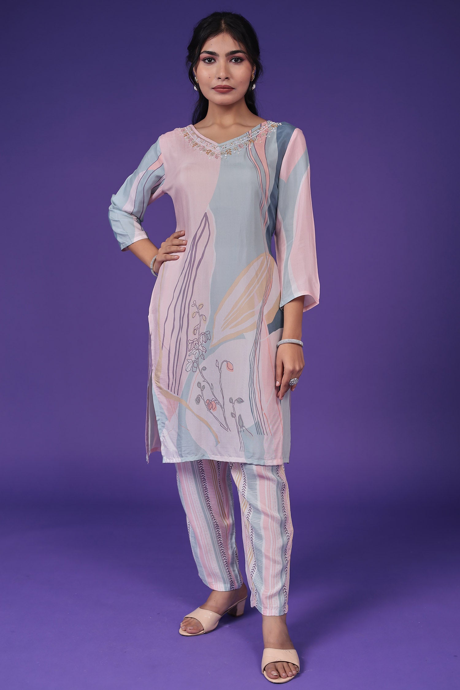 Printed Silk Blend 2 Pcs Kurta Set with Embroidered work