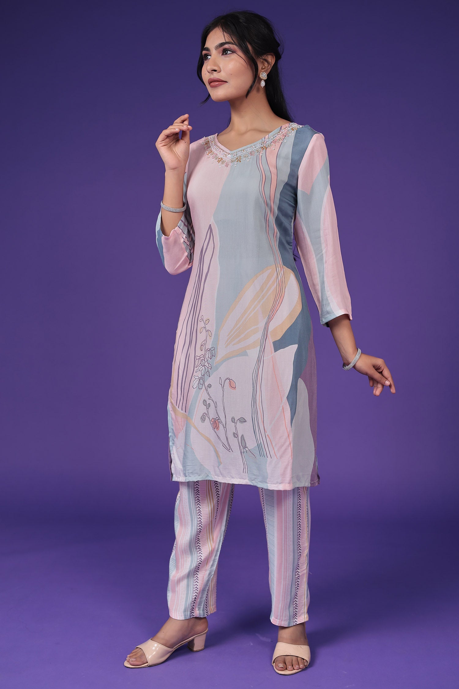 Printed Silk Blend 2 Pcs Kurta Set with Embroidered work