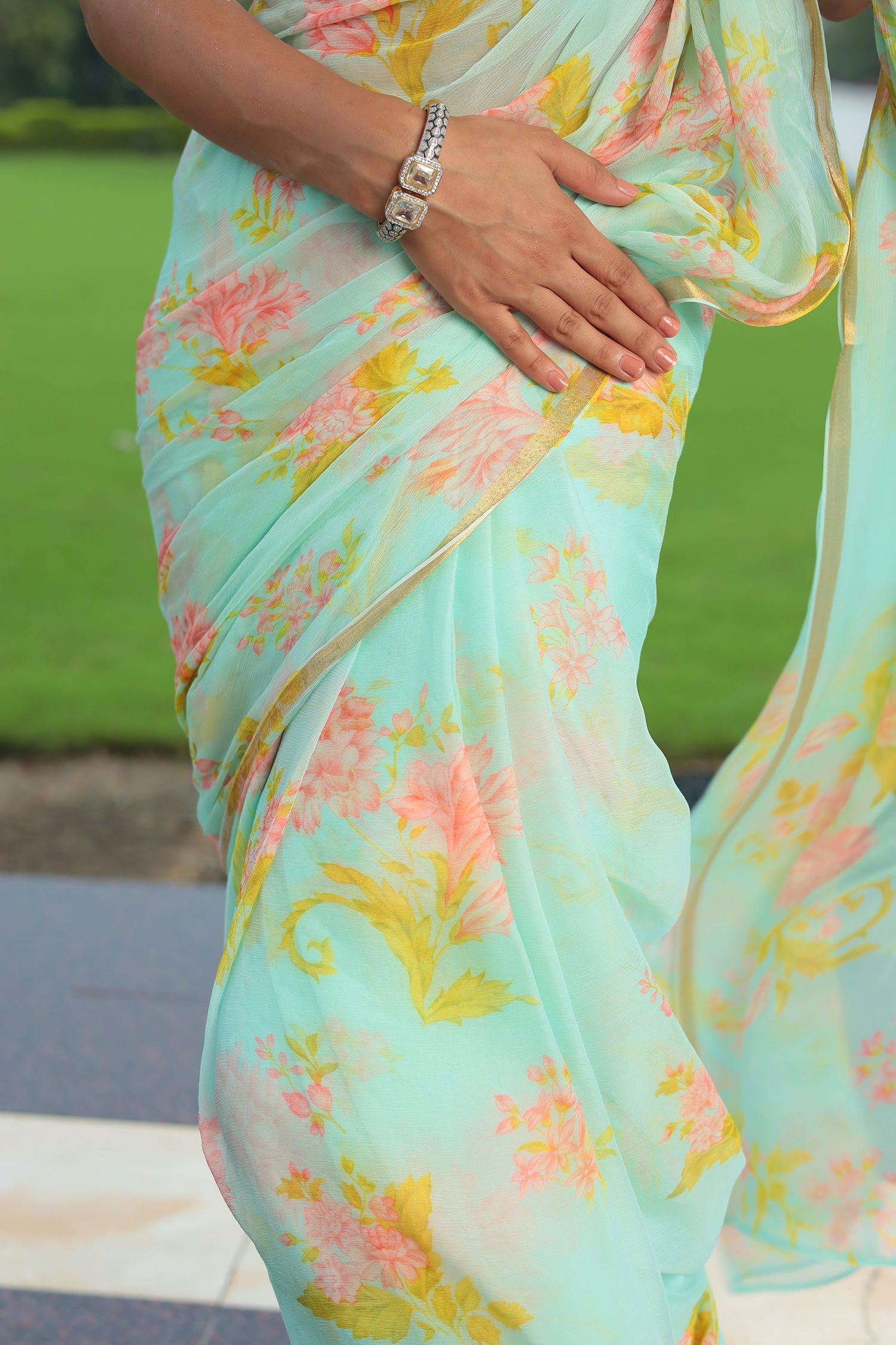 Chiffon  Saree  with Printed, Zari border work.