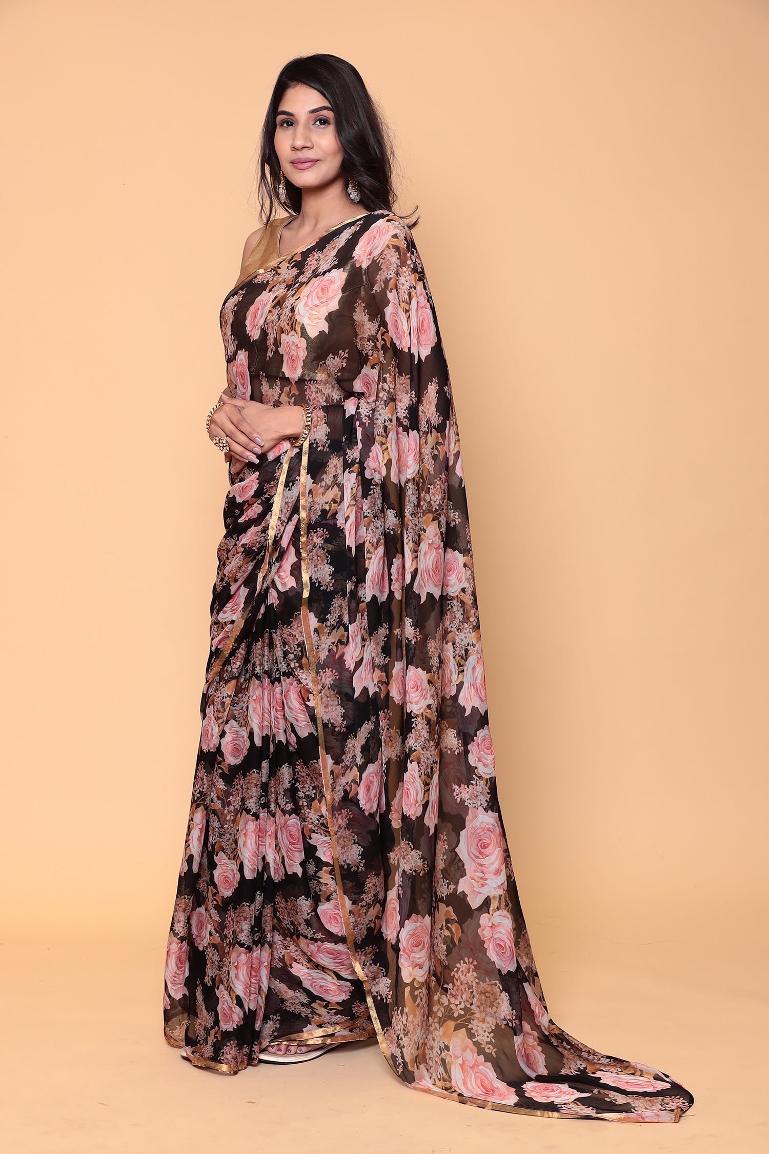 Chiffon saree with chiffon fabric and zari border