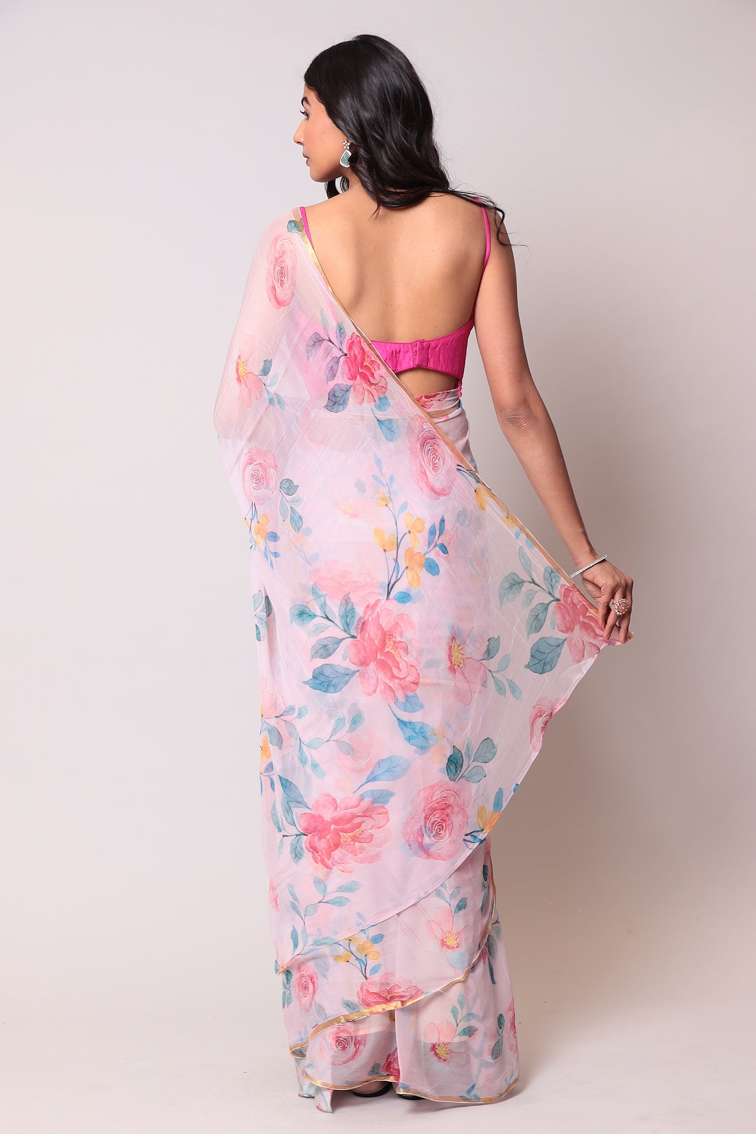 Exquisite Floral Printed Digital Print Chiffon Casual Saree