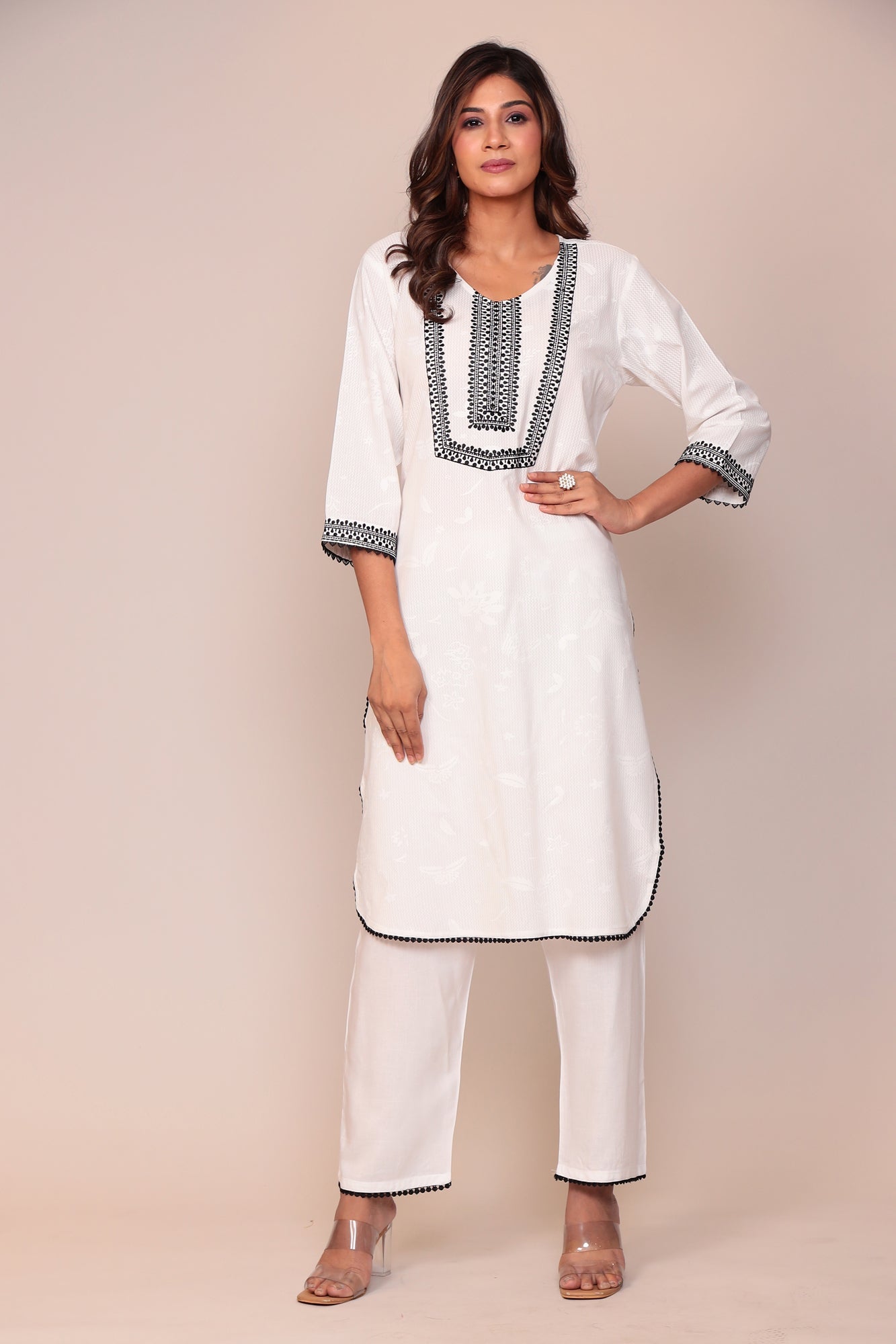 Cotton Kurta with Thread work.