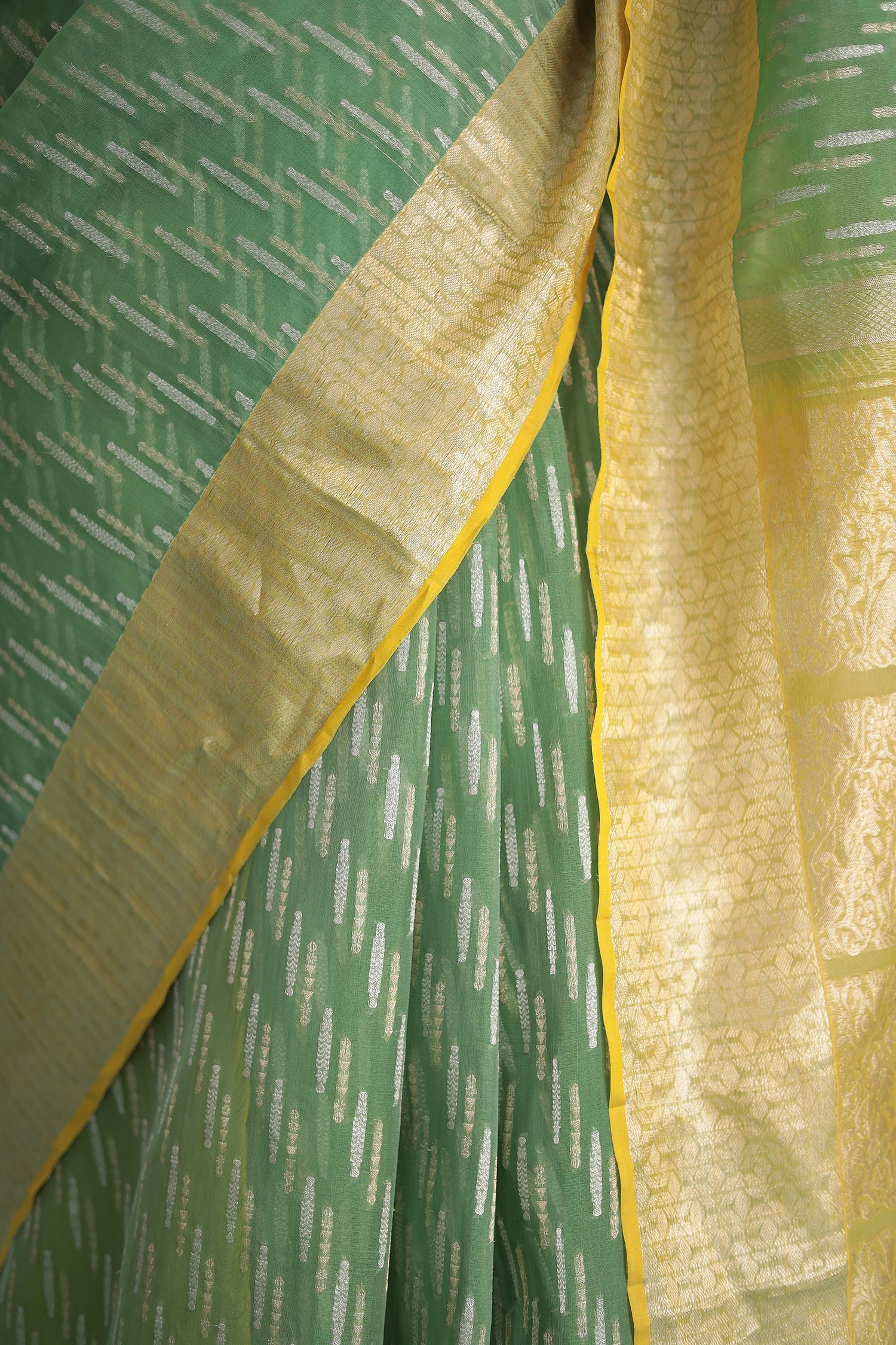 Hand Woven Organza Pure Silk Saree
