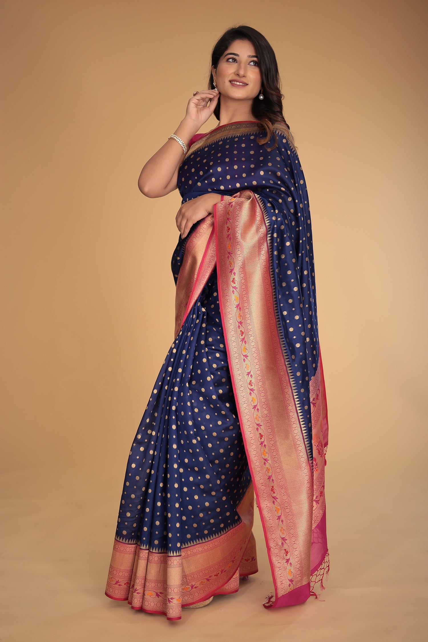 Handloom Pure Silk Saree with Contrast Border