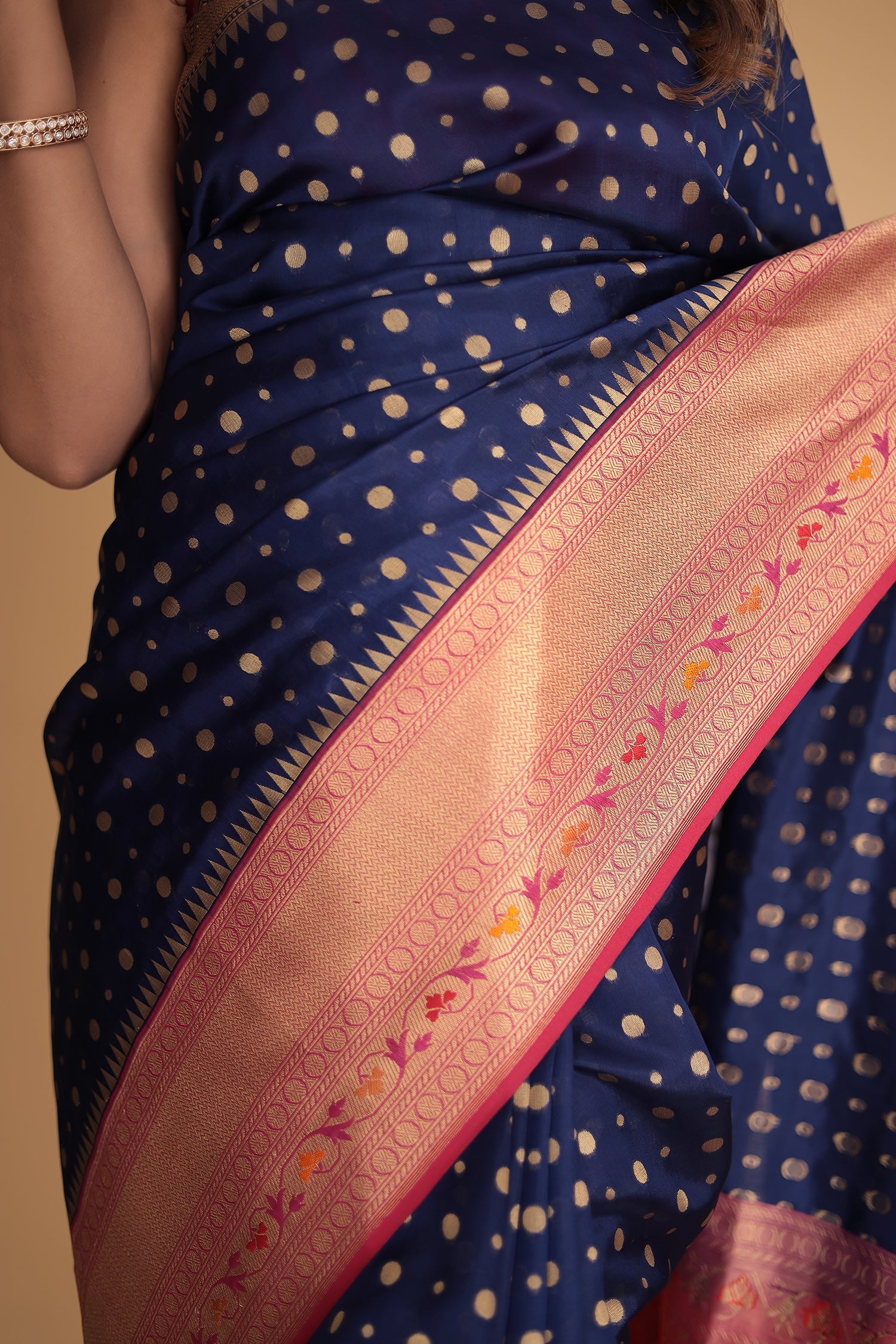 Handloom Pure Silk Saree with Contrast Border