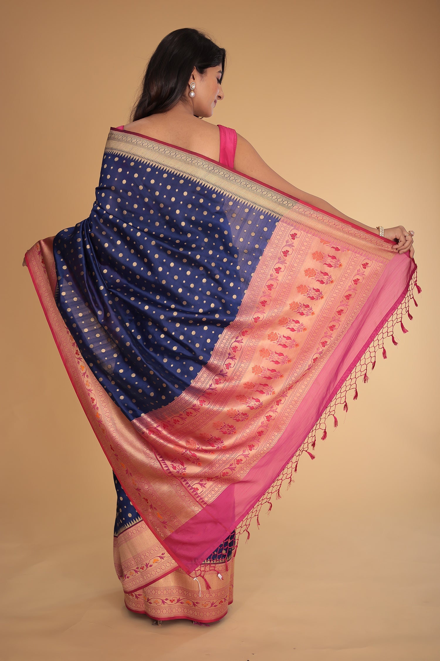 Handloom Pure Silk Saree with Contrast Border