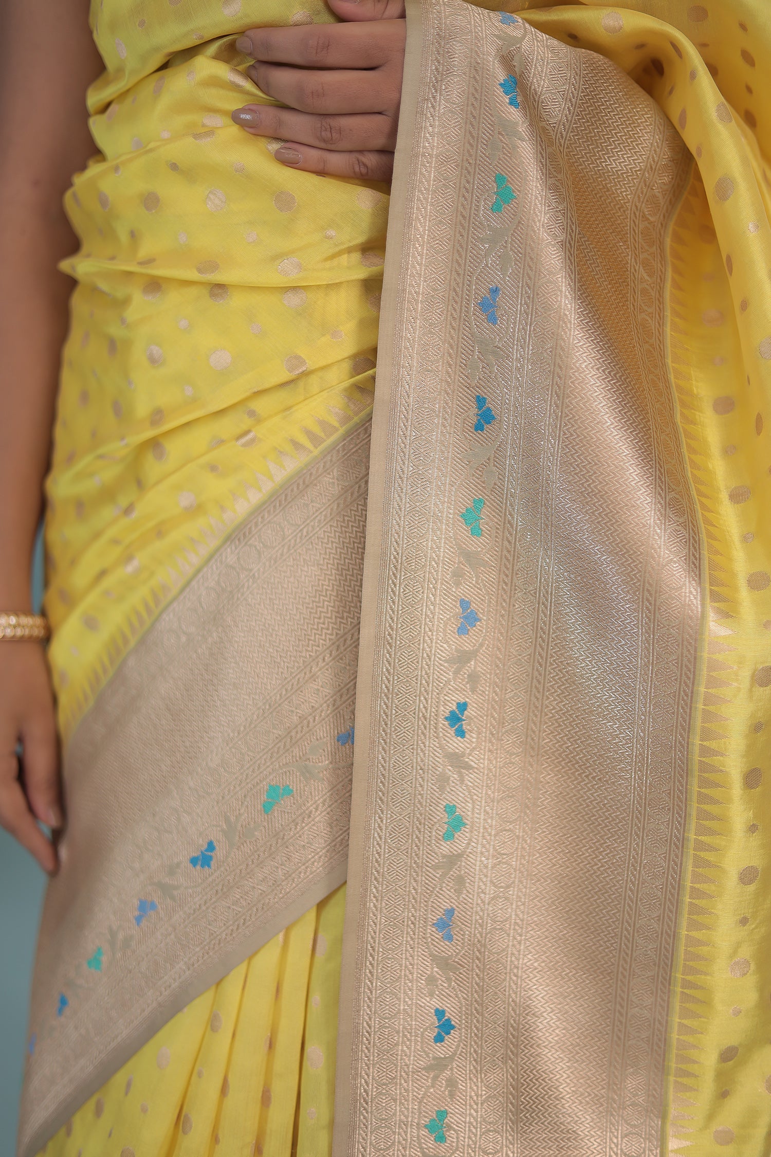 Handloom Pure Silk Saree with Contrast Border
