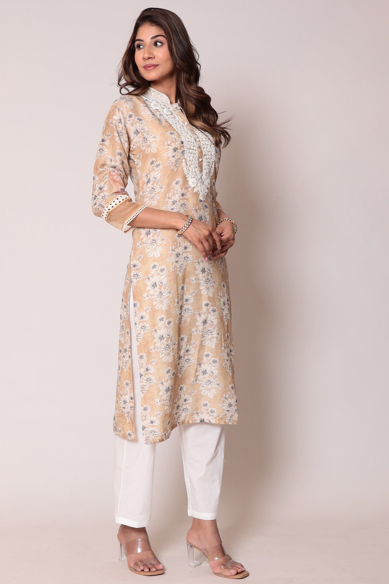 Printed Casual Muslin Kurta (1 Pcs) with Thread work.