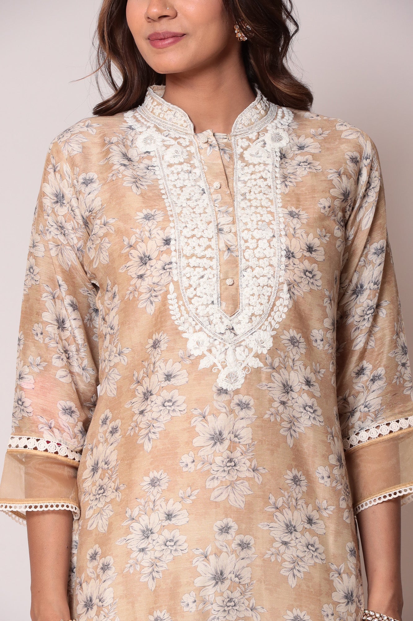 Printed Casual Muslin Kurta (1 Pcs) with Thread work.