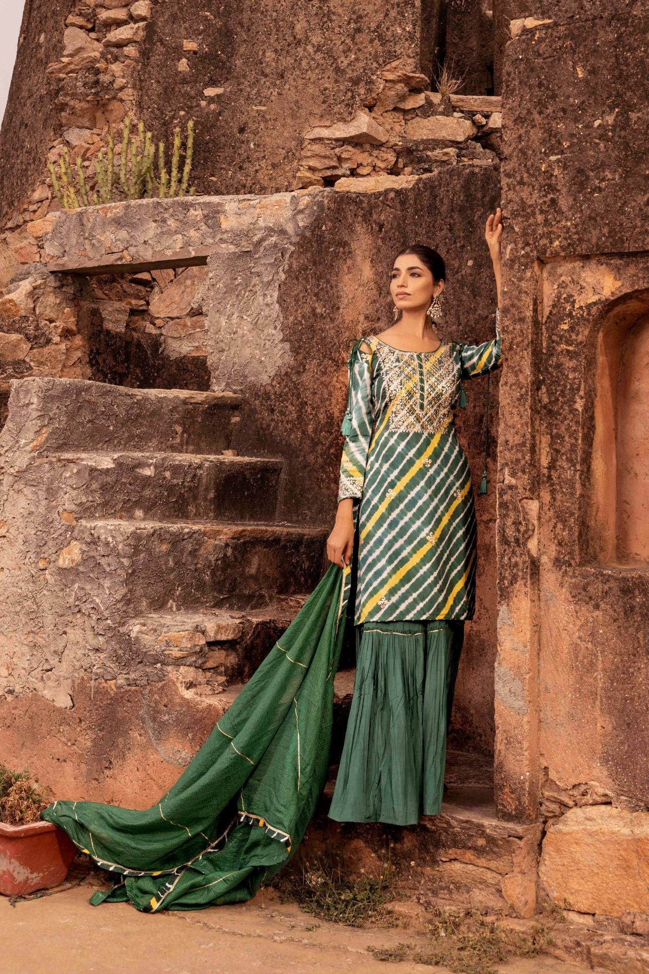 Leheriya Chanderi Straight Suit with Pittan work.