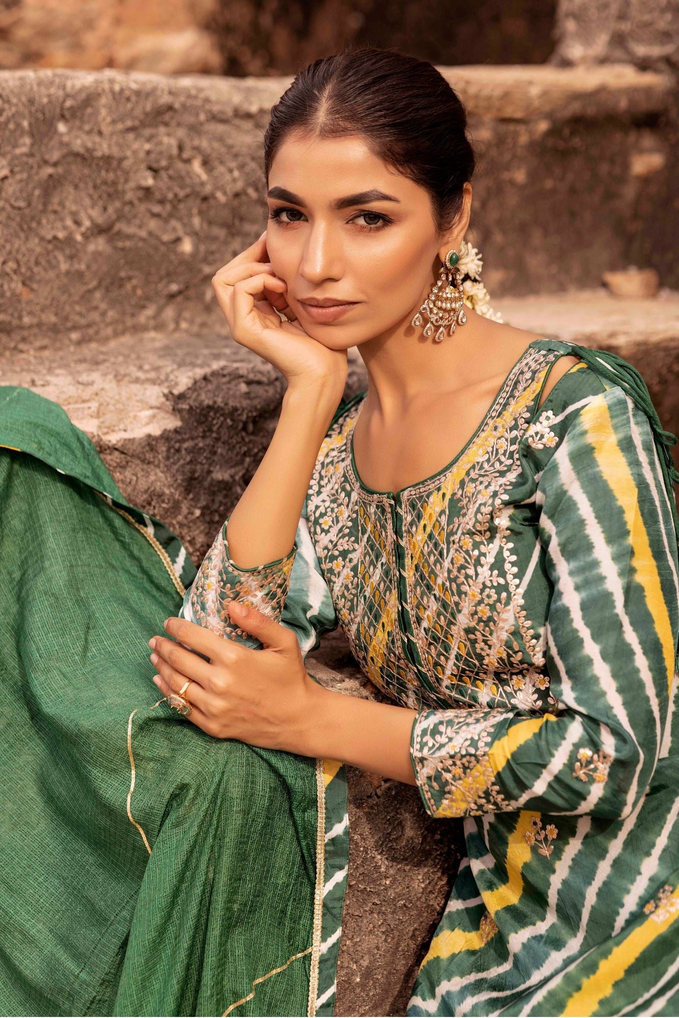 Leheriya Chanderi Straight Suit with Pittan work.