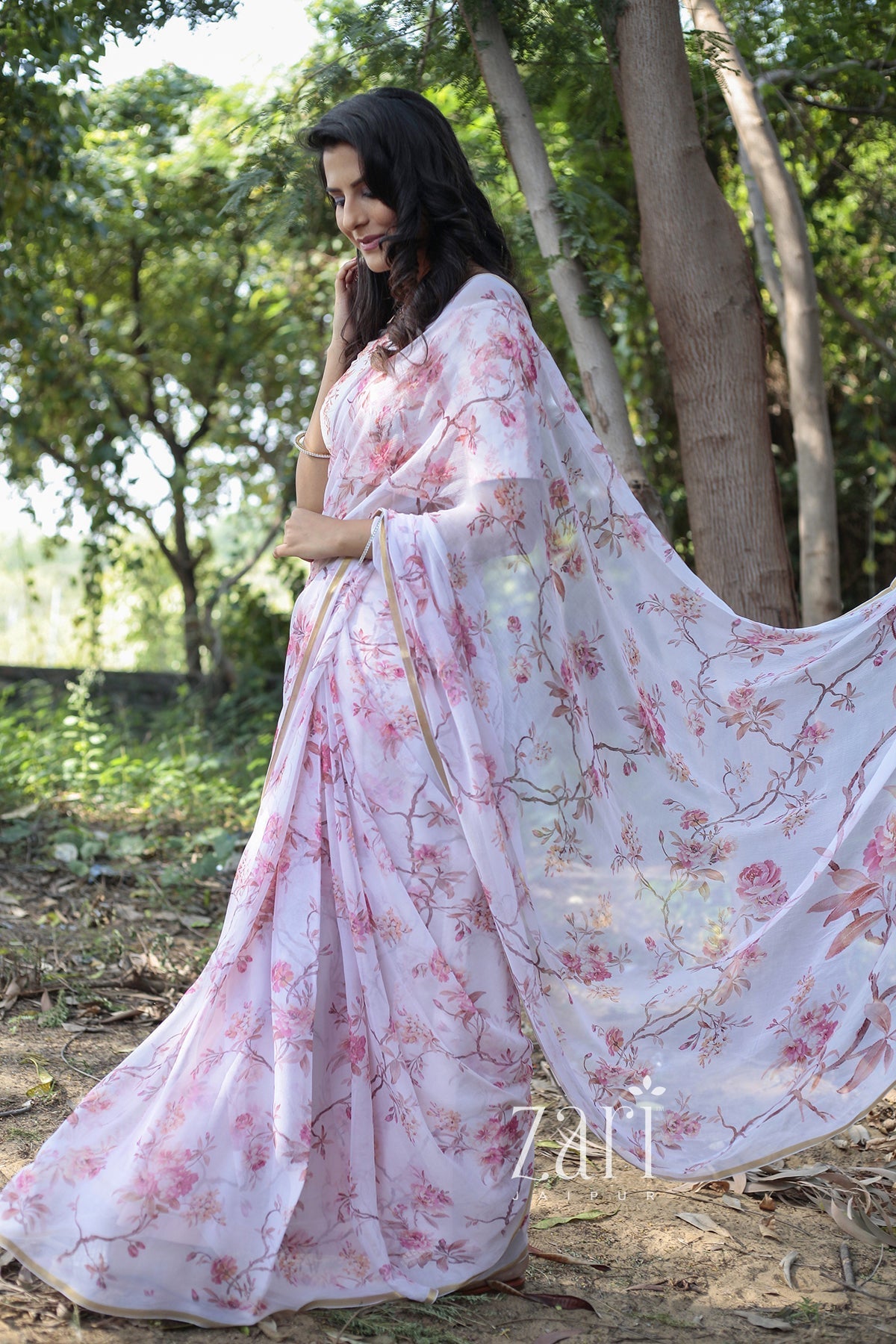 Exquisite Floral Printed Digital Print Chiffon Casual Saree