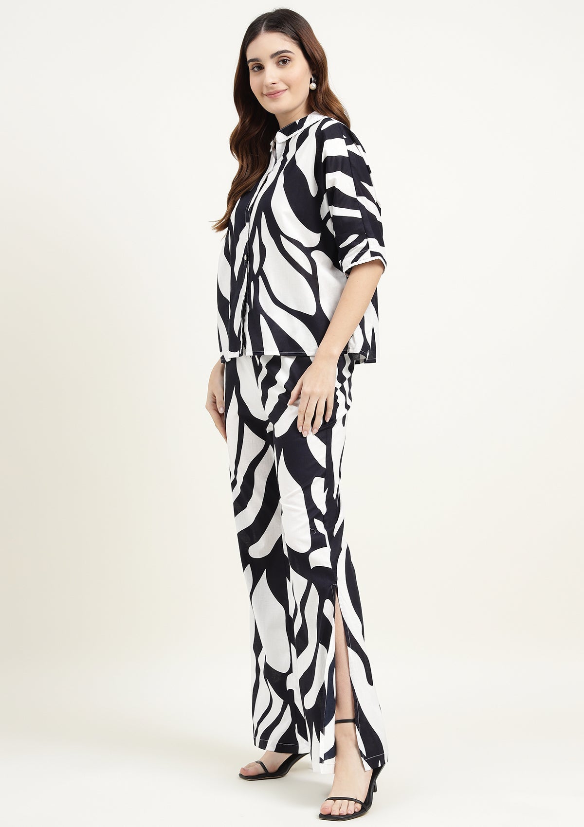 Abstract Print Pure Cotton Co Ords Set with Embroidered Lace work on Collar